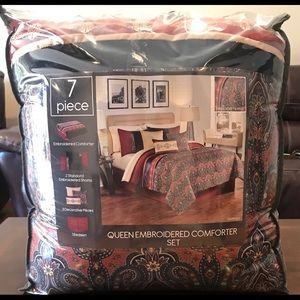 Farrah Queen Embroidered Comforter 7piece Set